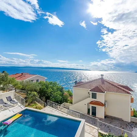 Вилла Damjan Трогир