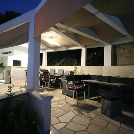 فيلة Damjan تروغير